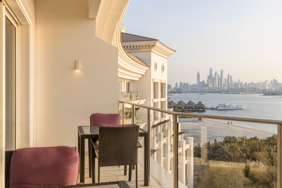 waldorf-astoria-dubai-palm-jumeirah-balcony-2