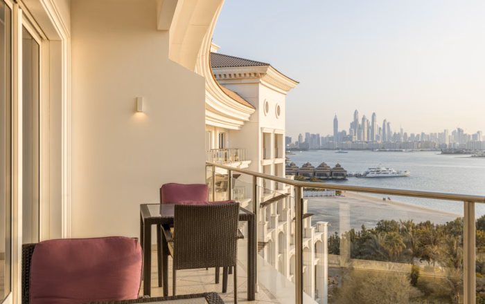waldorf-astoria-dubai-palm-jumeirah-balcony-2
