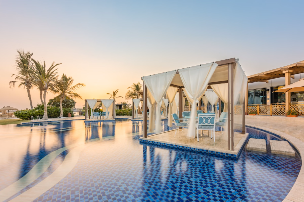 waldorf-astoria-dubai-palm-jumeirah-pool-3